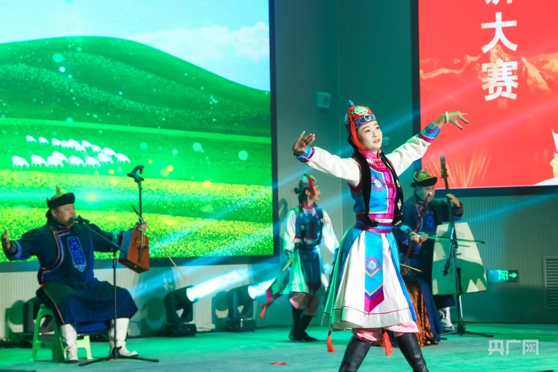 内蒙古自治区2025“爱我国防”主题演讲大赛优秀作品展演暨颁奖礼在呼和浩特举行