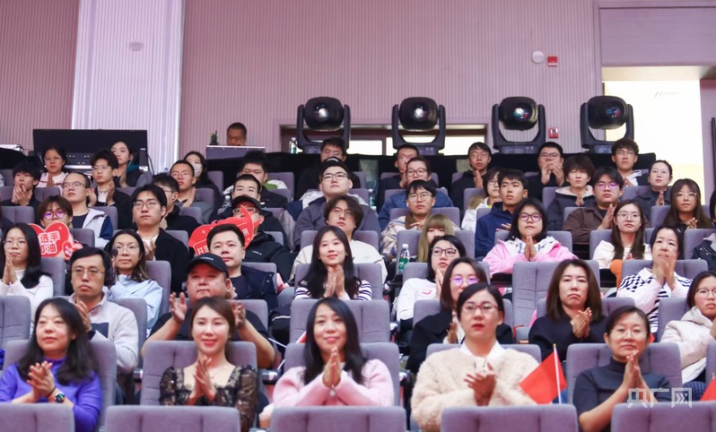 内蒙古自治区2025“爱我国防”主题演讲大赛优秀作品展演暨颁奖礼在呼和浩特举行