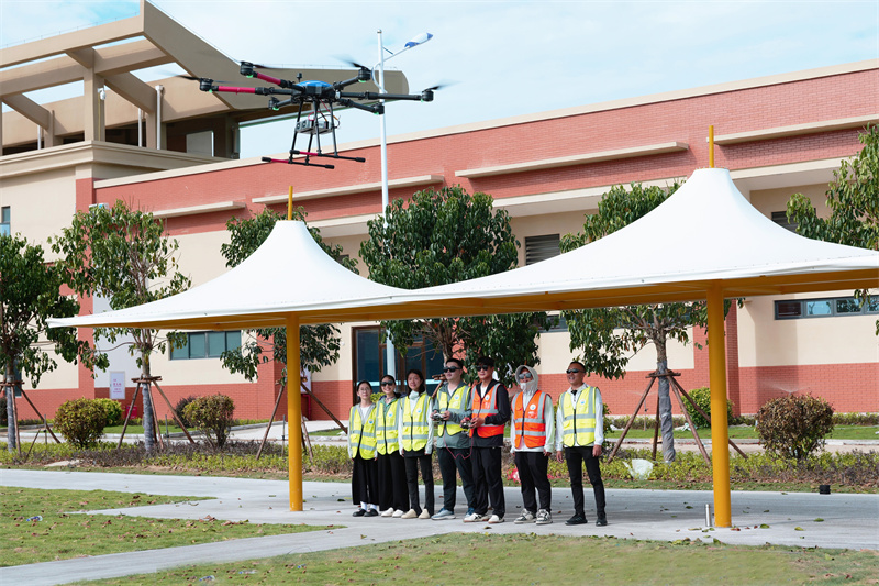 从“海洋蓝”到“爱国红”——探究泉海特色海洋教育体系的构建之路 从“海洋蓝”到“爱国红”——探究泉海特色海洋教育体系的构建之路