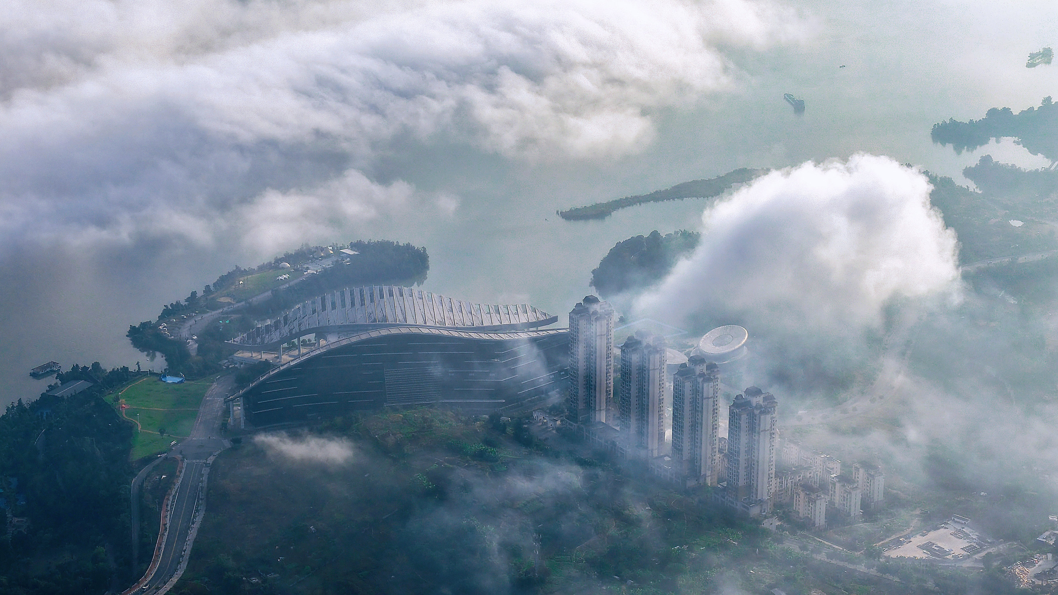 定格美丽重庆:流云作画城景美 定格美丽重庆:流云作画城景美