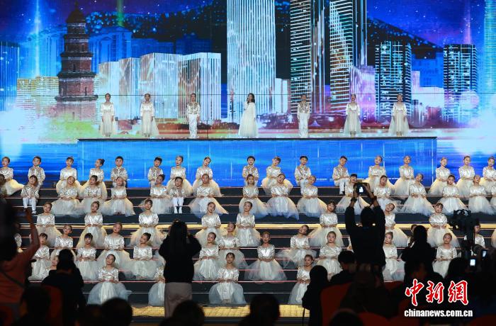 2025长江文化艺术季闭幕式在湖北宜昌举行