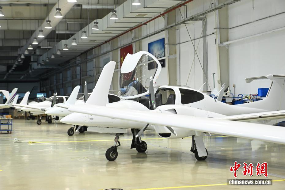安徽芜湖:探访飞机生产一线 安徽芜湖:探访飞机生产一线