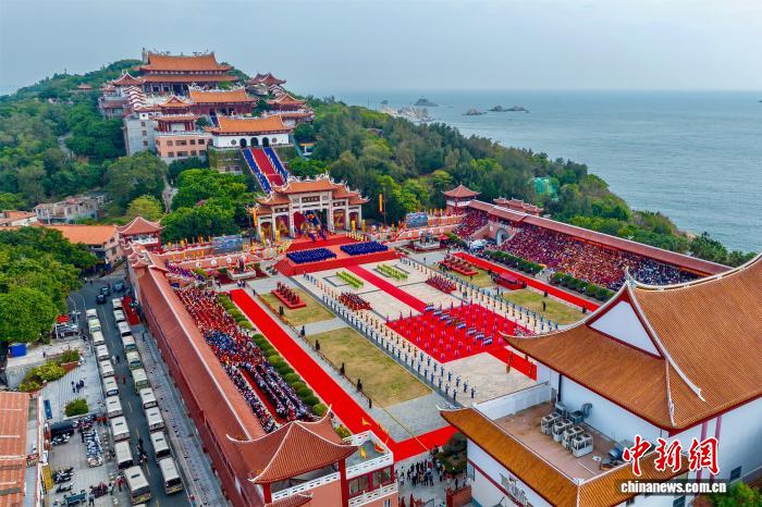 “妈祖故里”福建湄洲岛举行秋祭妈祖大典 “妈祖故里”福建湄洲岛举行秋祭妈祖大典