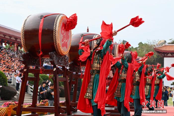 “妈祖故里”福建湄洲岛举行秋祭妈祖大典