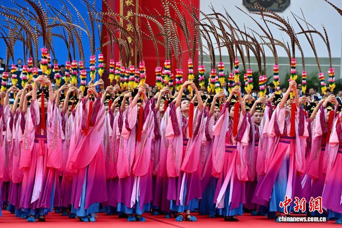 “妈祖故里”福建湄洲岛举行秋祭妈祖大典