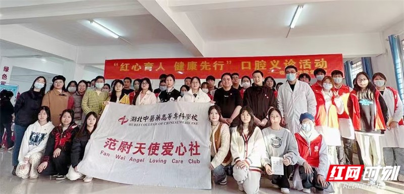 雪山到讲台:退出聚光灯后的“隐身”十年