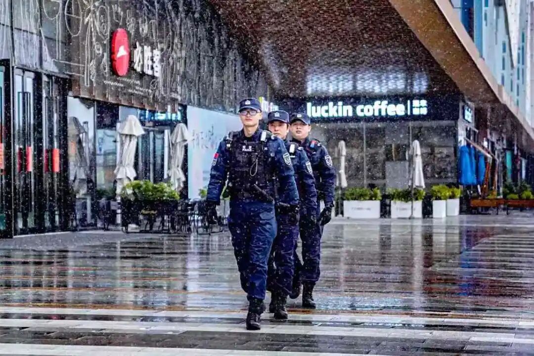 临桂公安:让群众成为城市主理人 0b60168c48cc862b33283f20560dd8f3.jpg