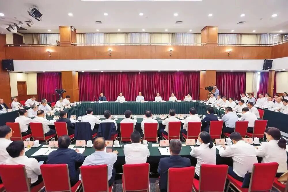 履职担当促发展 法治赋能谱新篇——“十四五”以来云南人大护航高质量发展纪实