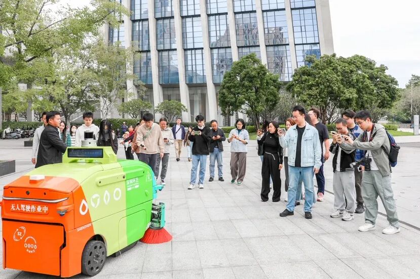 AI工厂?会“思考”的图书馆?解码坪山智造究竟有多“聪明”