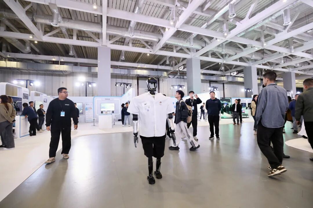 毗邻荣耀、深技大,深圳坪山这个超2万平方米AI产业园区正加速崛起