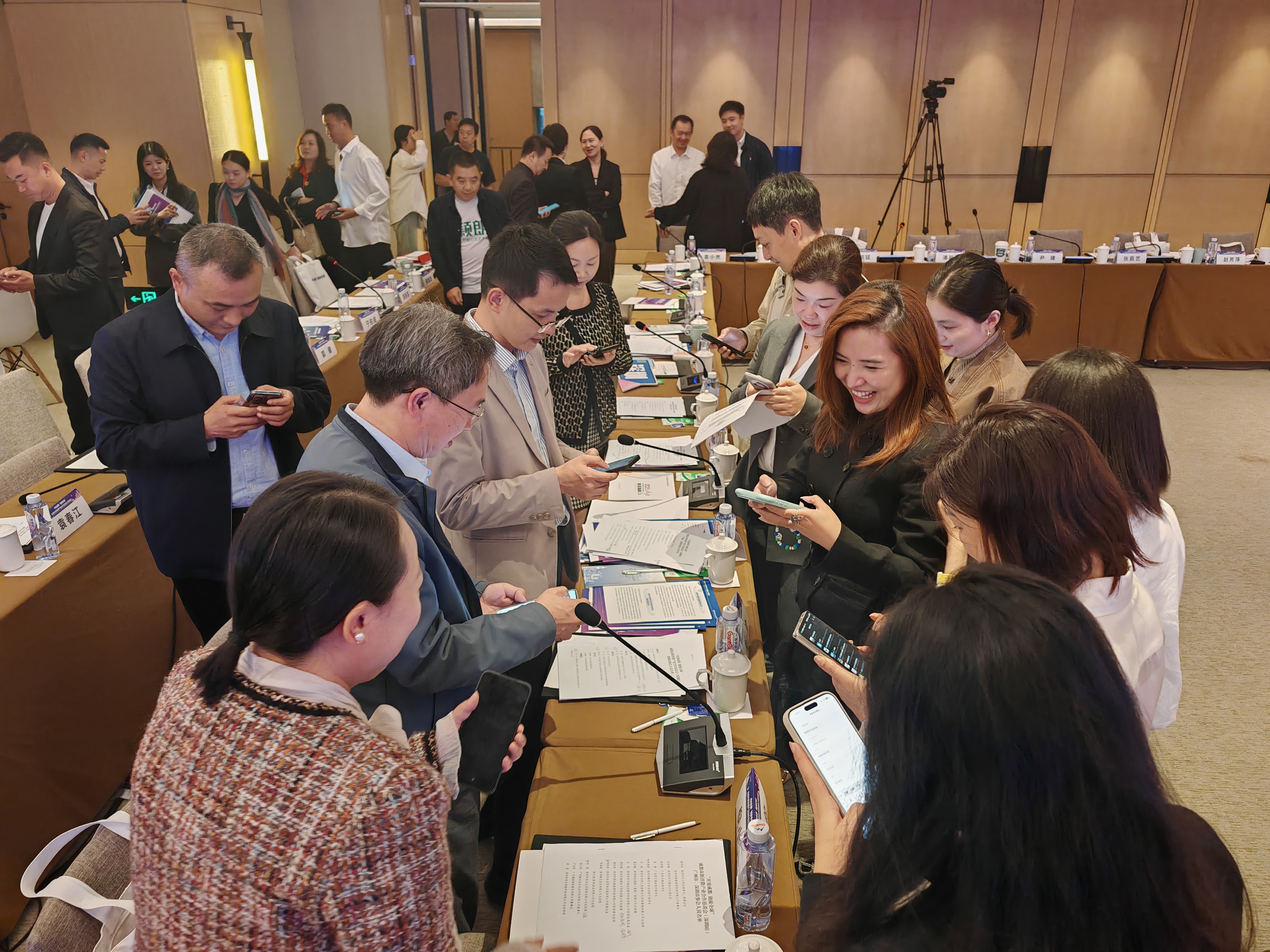 双向奔赴 蓉城消费“新”机遇 链接广深创新力 双向奔赴 蓉城消费“新”机遇 链接广深创新力