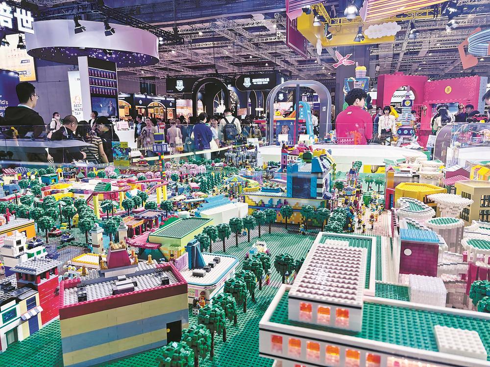 福建交易团连续8年参加中国国际进口博览会 闪耀进博舞台 诠释“敢拼会赢”