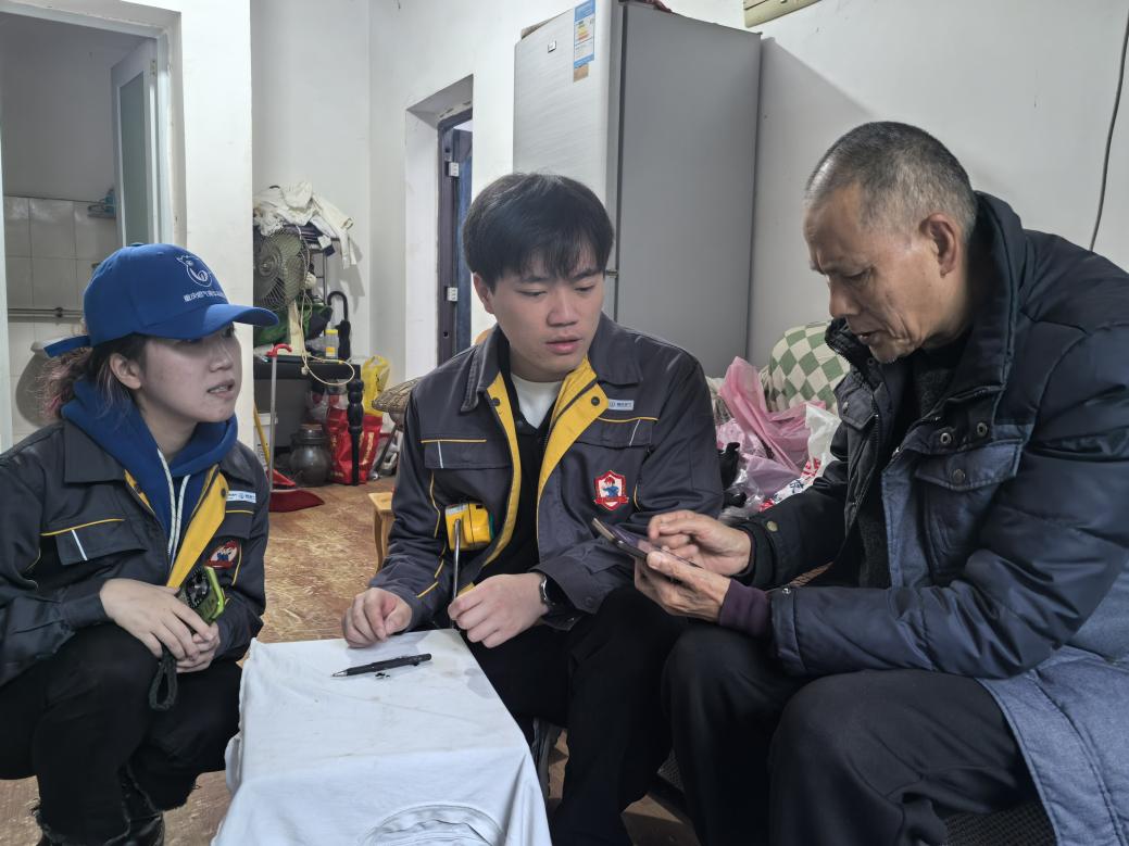 党建共建暖民心 重庆燃气“红岩燃小兵”把服务送到居民家门口