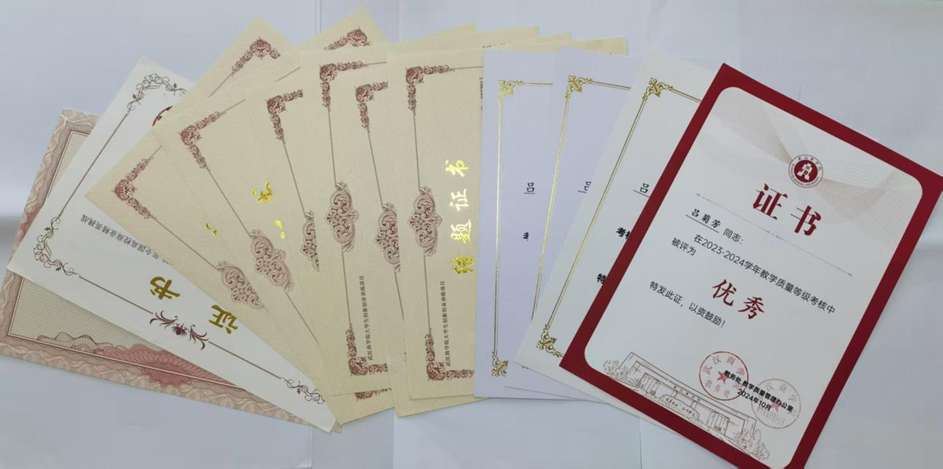 武汉商学院:小小“卡牌”让教育“活”起来 武汉商学院:小小“卡牌”让教育“活”起来