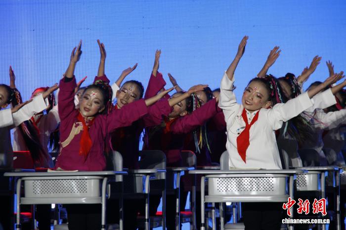 青海省“律动校园 课桌飞扬”中小学课桌舞展示大赛开赛