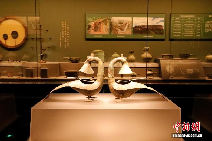 (文化中国行)壮乡铜凤灯成新宠 “吞烟”妙法照见“绿色”匠心