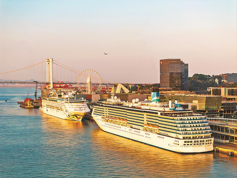 厦门港再迎双轮同靠