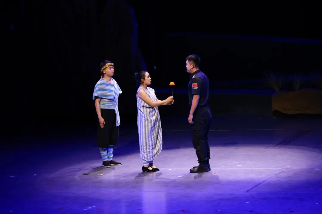 怒江州开展“极边之地 最美卫士”主题情景思政课活动