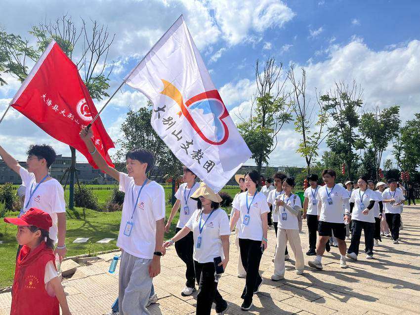 “大别山红娃”让红色故事“声”入人心 “大别山红娃”让红色故事“声”入人心