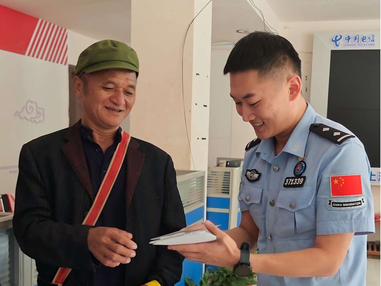 “你有多久没拍照了?” “你有多久没拍照了?”