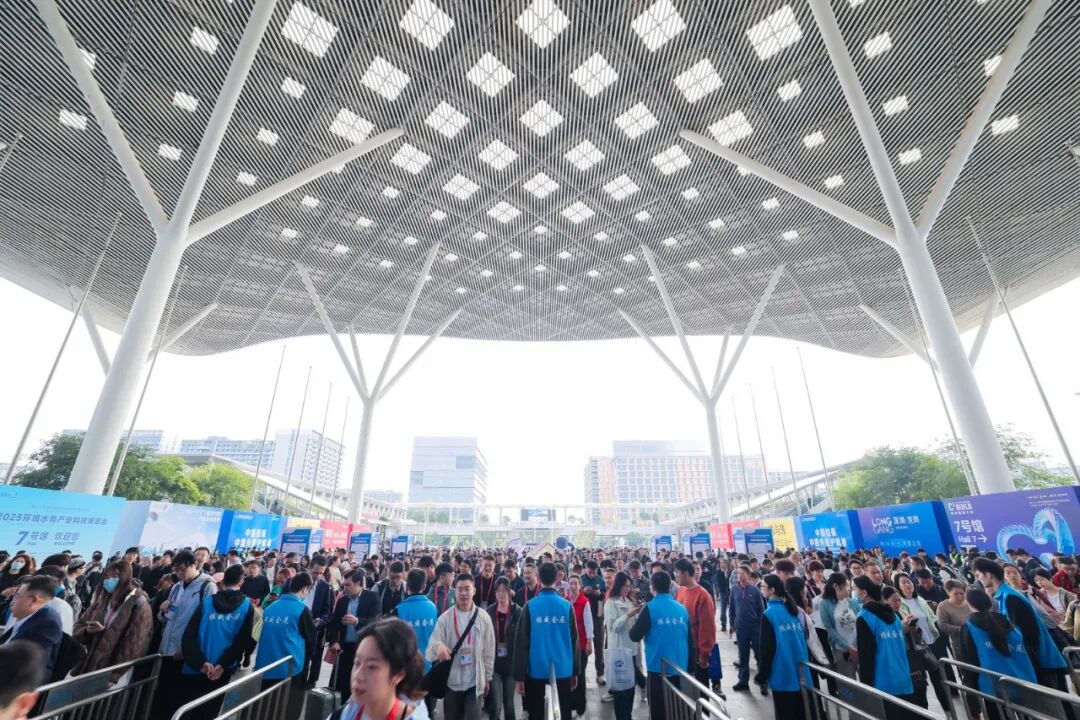 深圳11月14-16日 中国科技第一展—高交会人山人海 观者如潮