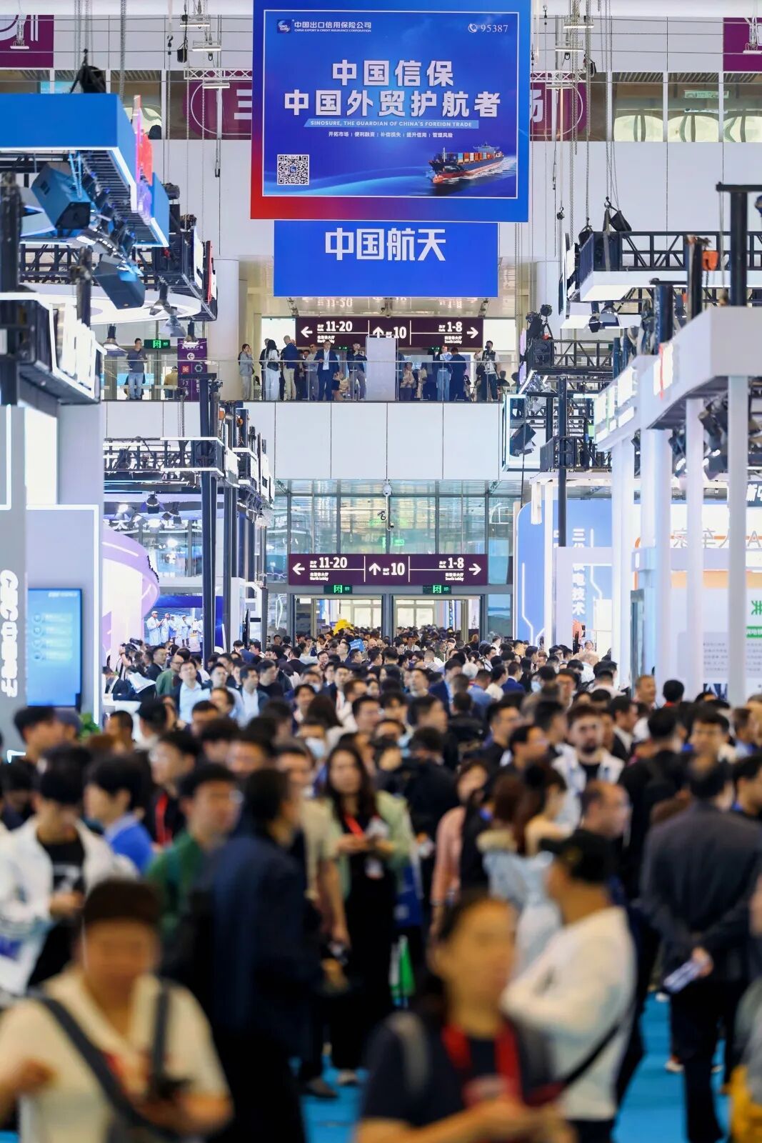 深圳11月14-16日 中国科技第一展—高交会人山人海 观者如潮