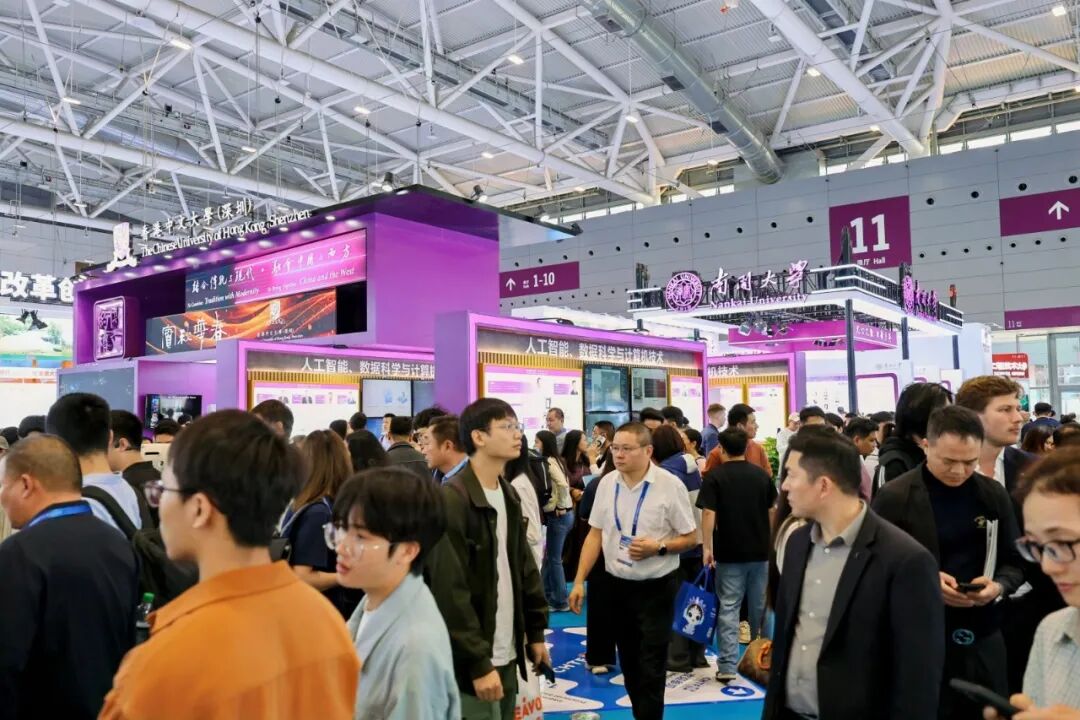 深圳11月14-16日 中国科技第一展—高交会人山人海 观者如潮