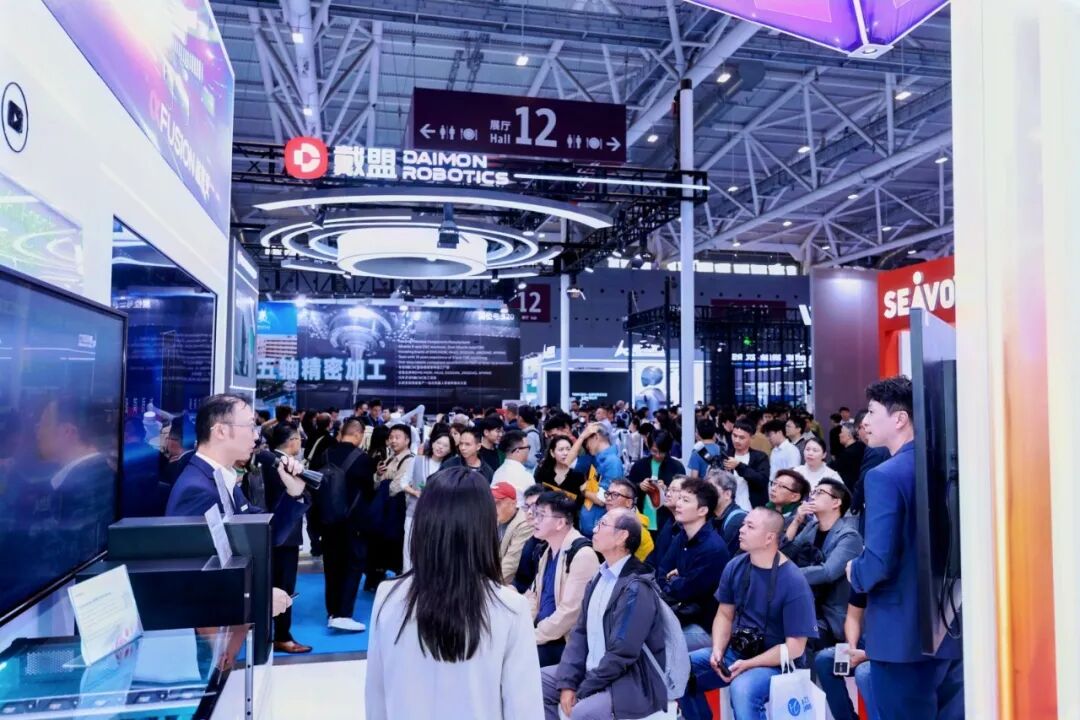 深圳11月14-16日 中国科技第一展—高交会人山人海 观者如潮