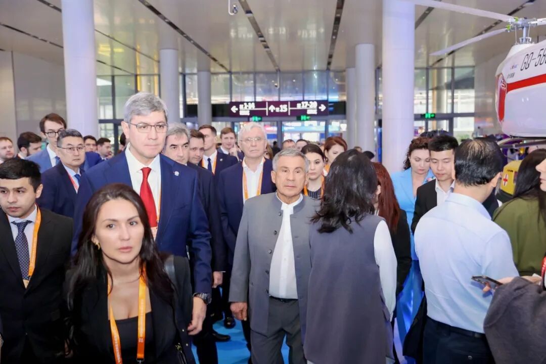 深圳11月14-16日 中国科技第一展—高交会人山人海 观者如潮