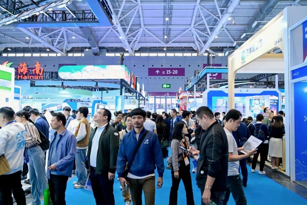 深圳11月14-16日 中国科技第一展—高交会人山人海 观者如潮