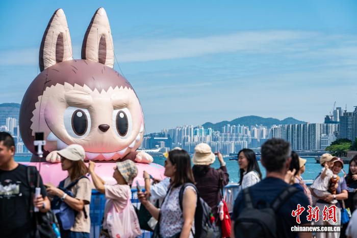 今年前10个月访港旅客约4100万人次 同比增12%