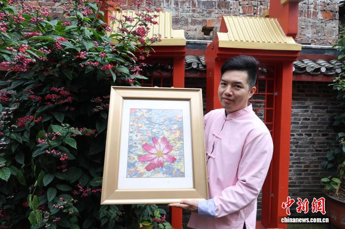 青年织锦人期盼广西壮锦“讲世界语”