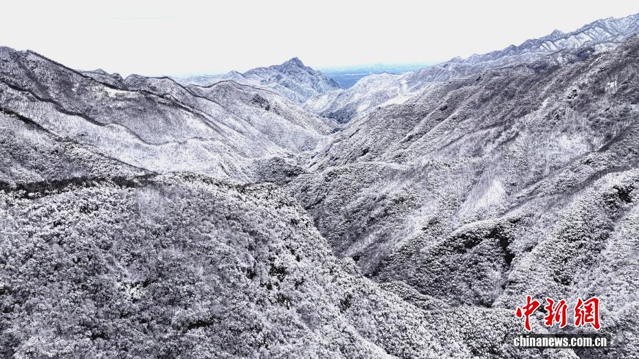 秦岭迎初雪 银装素裹美不胜收 秦岭迎初雪 银装素裹美不胜收