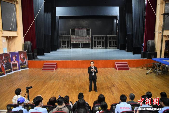 大型杂技剧《花瓦俍兵》首次联排 展现俍兵抗倭脉络