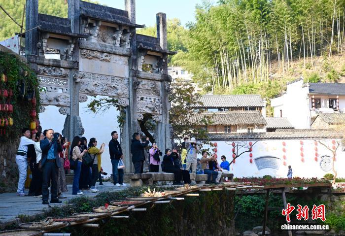 探访徽州大灵山 古村引客来