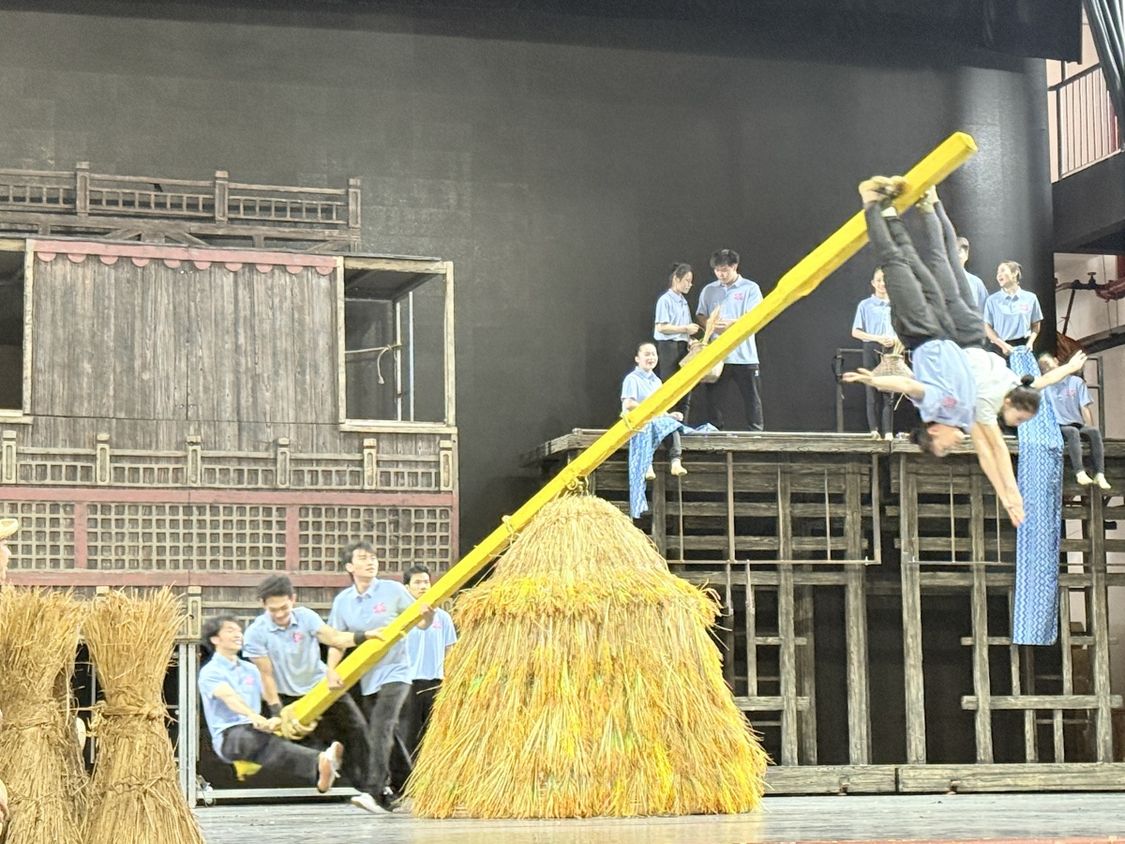 首演时间定了!看俍兵如何“攀上刀山”,定格英雄泪目瞬间 首演时间定了!看俍兵如何“攀上刀山”,定格英雄泪目瞬间