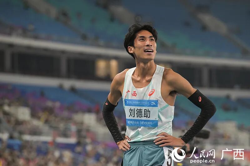 赛场争锋，“跑”向未来