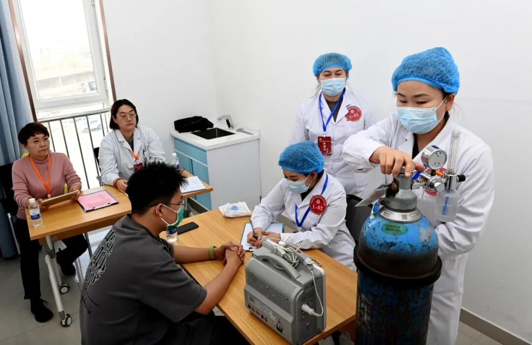 以赛促学强技能 筑牢基层健康线 自治区第二届乡村医生技能竞赛在我校举办