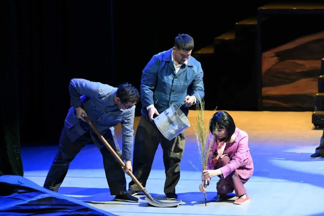 《好大一棵树》在北京梅兰芳大剧院精彩上演