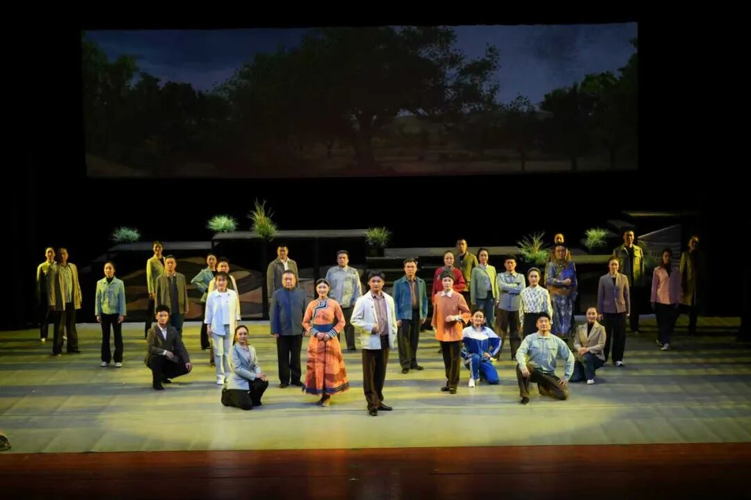 《好大一棵树》在北京梅兰芳大剧院精彩上演