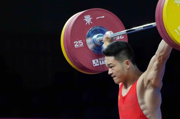 石智勇“吻别”举重台 坦言可能会转型成为教练员