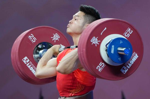 石智勇“吻别”举重台 坦言可能会转型成为教练员