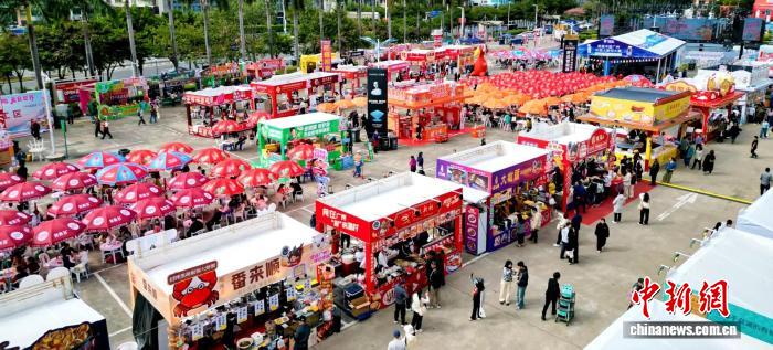 2025广州国际美食节启幕 特设“机器人大赛”活动区