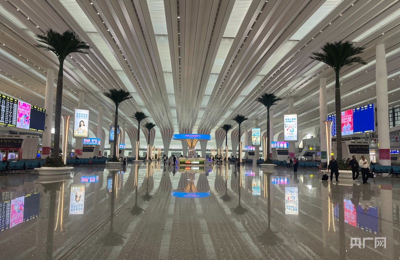发现最美铁路丨记者带您打卡广州白云站 领略新时代铁路枢纽标杆魅力