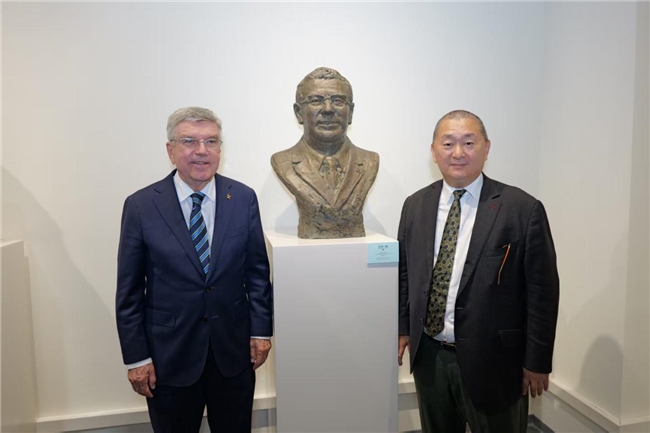 巴勒斯坦国法塔赫副主席一行参观袁熙坤艺术展