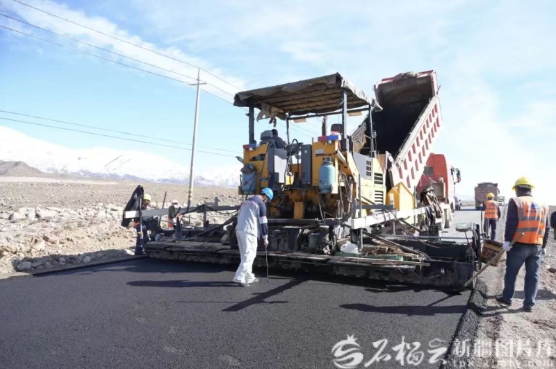 奋进的新疆·我们的“十四五”丨新疆加速织就交通“经纬网”