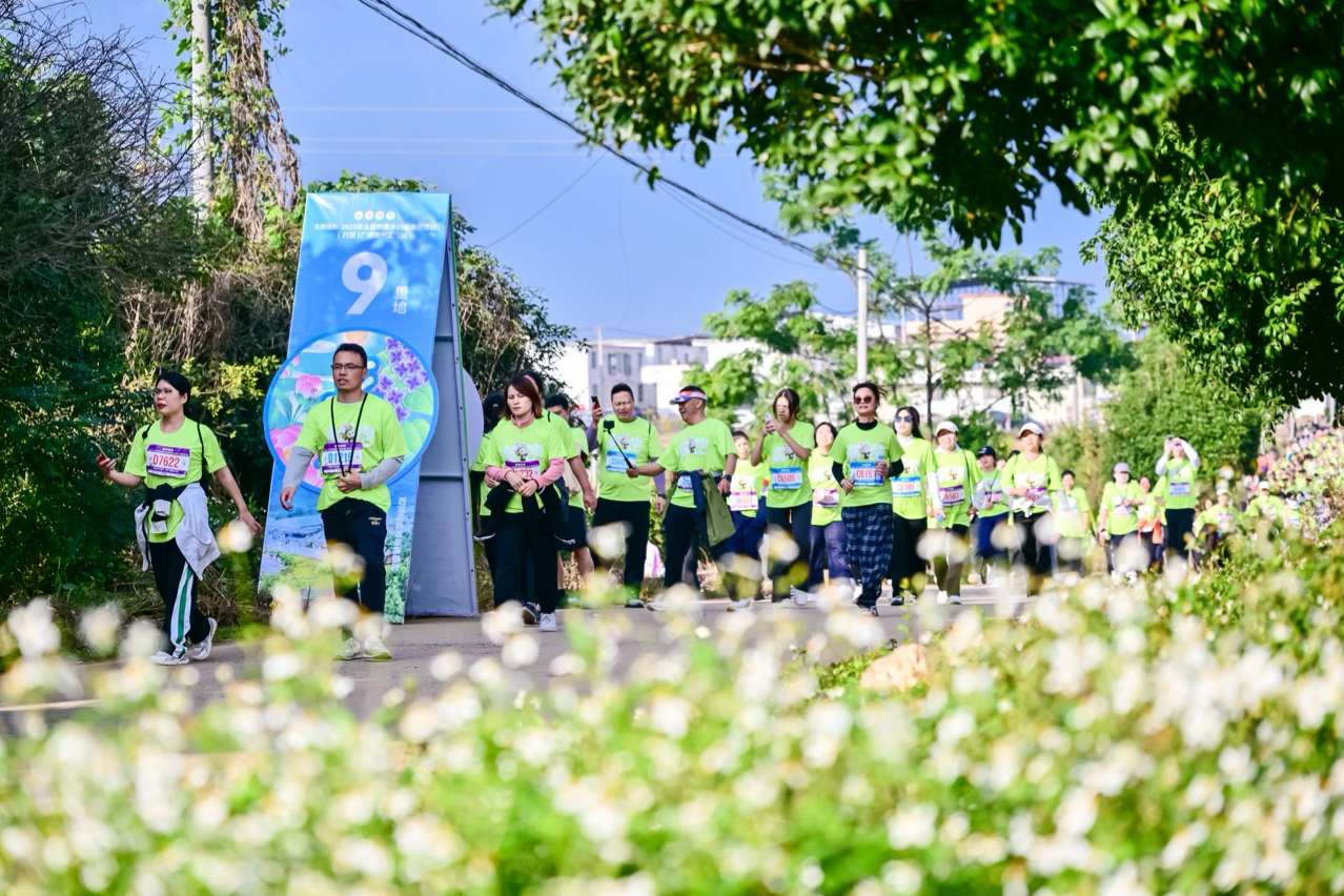 2025全国“村跑”在广西贺州富川完美收官