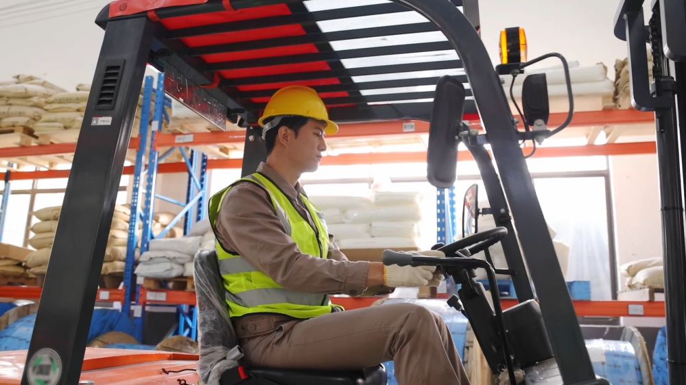 “工”聚正能量 “艺”闪思政辉——南开工会文艺作品唱响工人大思政课时代强音 “工”聚正能量 “艺”闪思政辉——南开工会文艺作品唱响工人大思政课时代强音