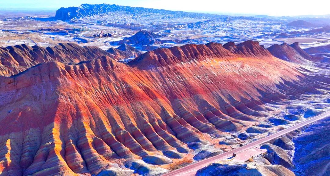 【组图】张掖临泽:雪浴丹霞景色美 【组图】张掖临泽:雪浴丹霞景色美
