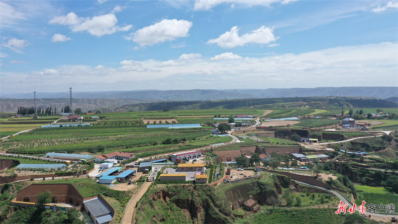 庄子峁是个好地方——西北偏僻小山村走出两位“中国好人” 庄子峁是个好地方——西北偏僻小山村走出两位“中国好人”
